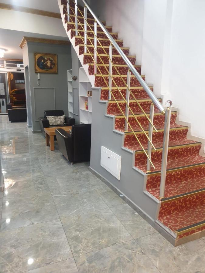 Stad Pansiyon Aile อิสตันบูล ภายนอก รูปภาพ