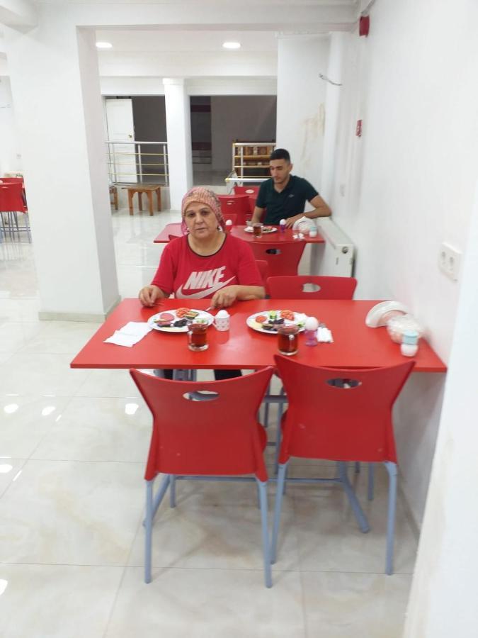 Stad Pansiyon Aile อิสตันบูล ภายนอก รูปภาพ
